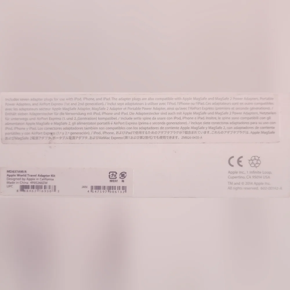 Apple world travel adapter kit - Open Box